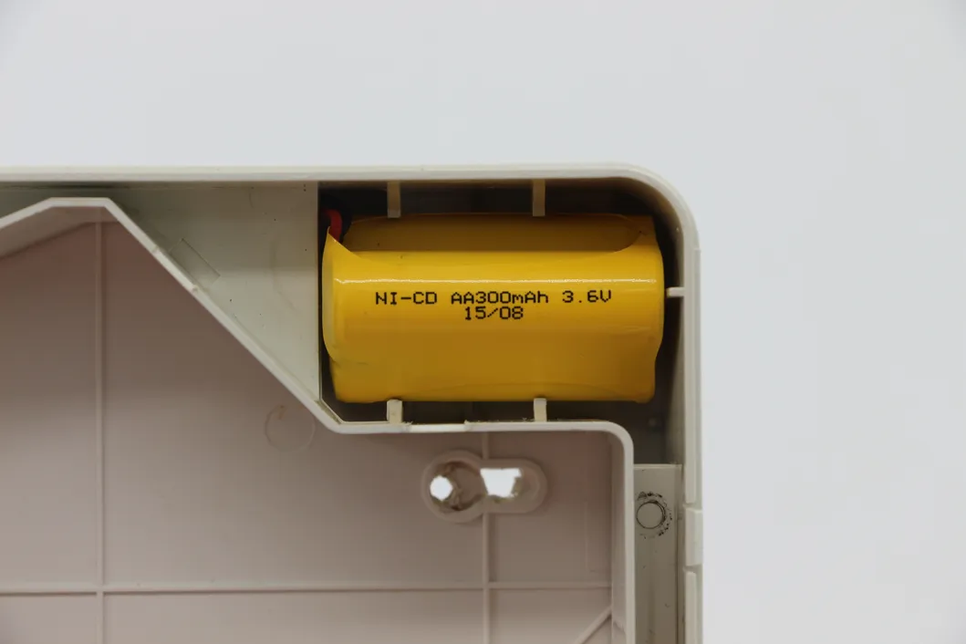 Luz de Emergência LED 3W IP43 AC85-265V para Escolas, Hospitais, Metrôs, Estações de Trem, Shoppings, Supermercados, Aeroportos, Escritórios, Fábricas, Hotéis, Subsolos 4